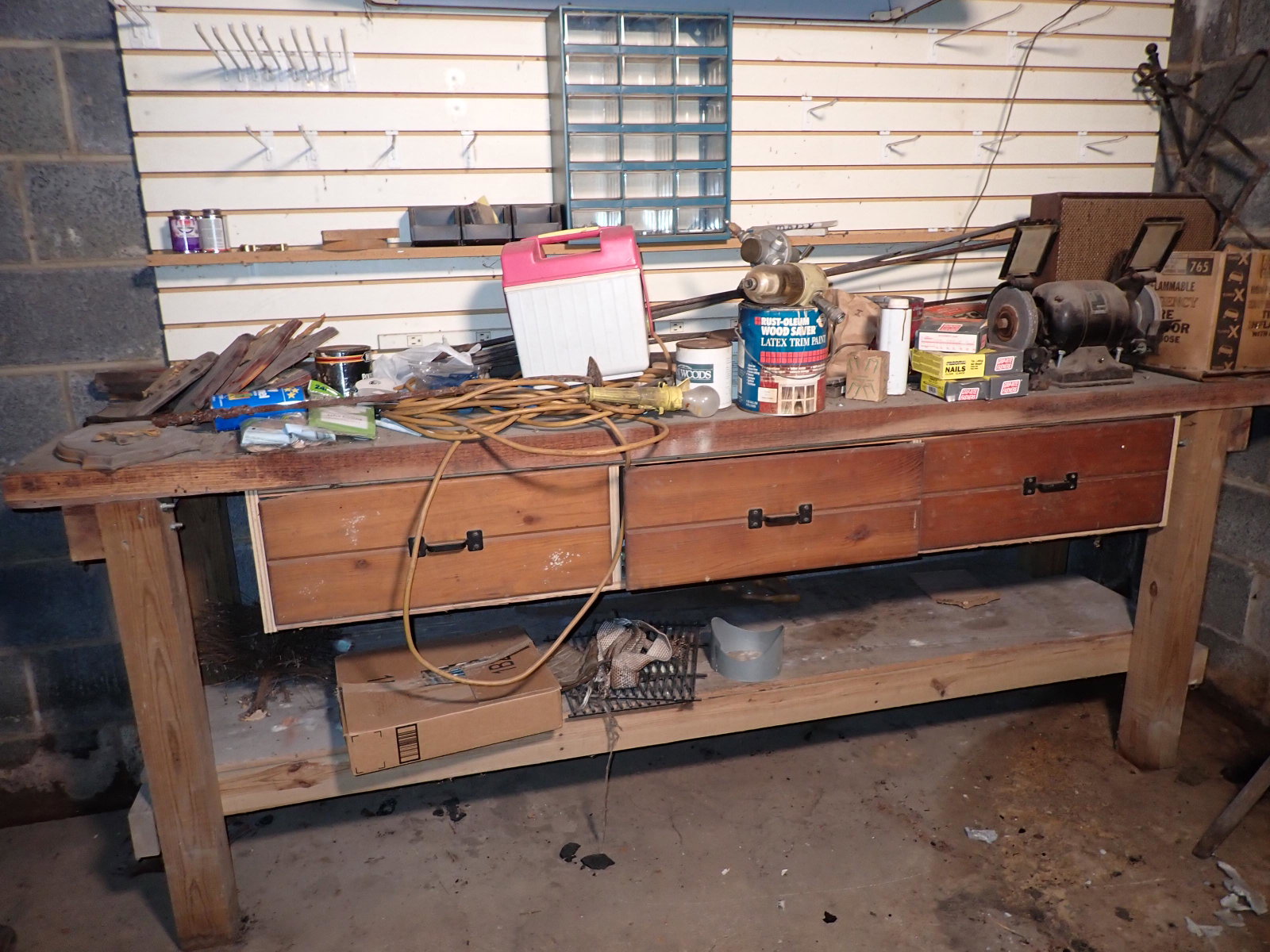 Contents of Workbench: Take what you want and leave the rest. NO SHIPPING