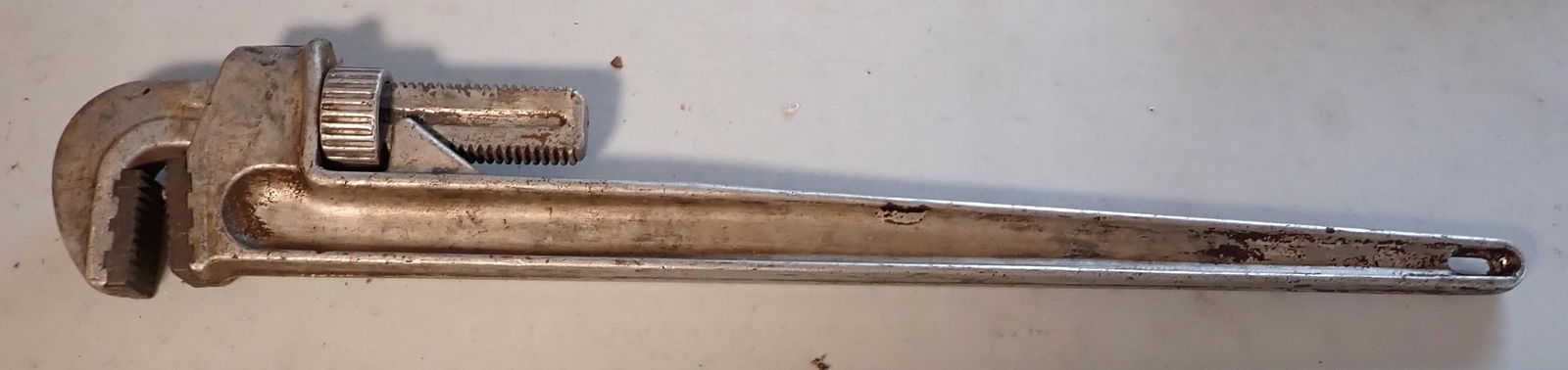 Schick Aluminum Pipe Wrench (1 of 2)