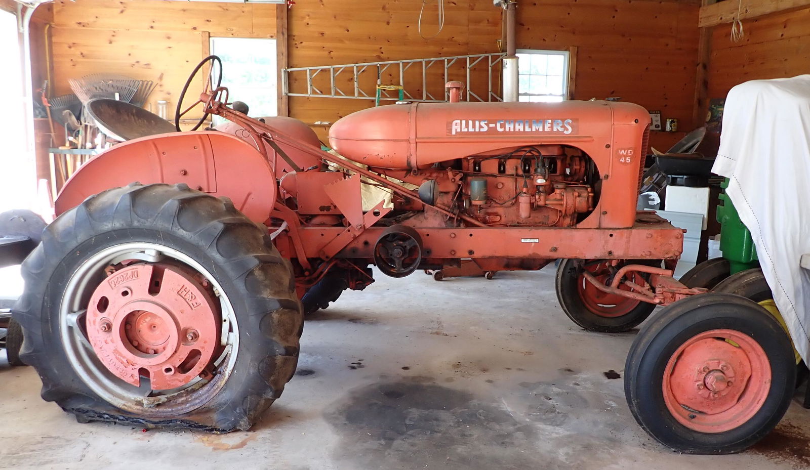 Allis Chalmers WD45 Antique Tractor (1 of 13)