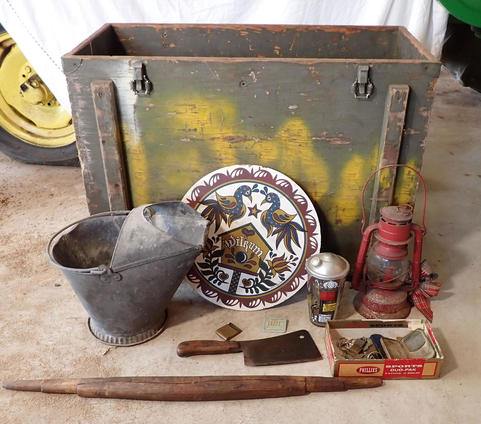 1940's NJ Fishing License Wood Box Coal Scuttle (1 of 4)