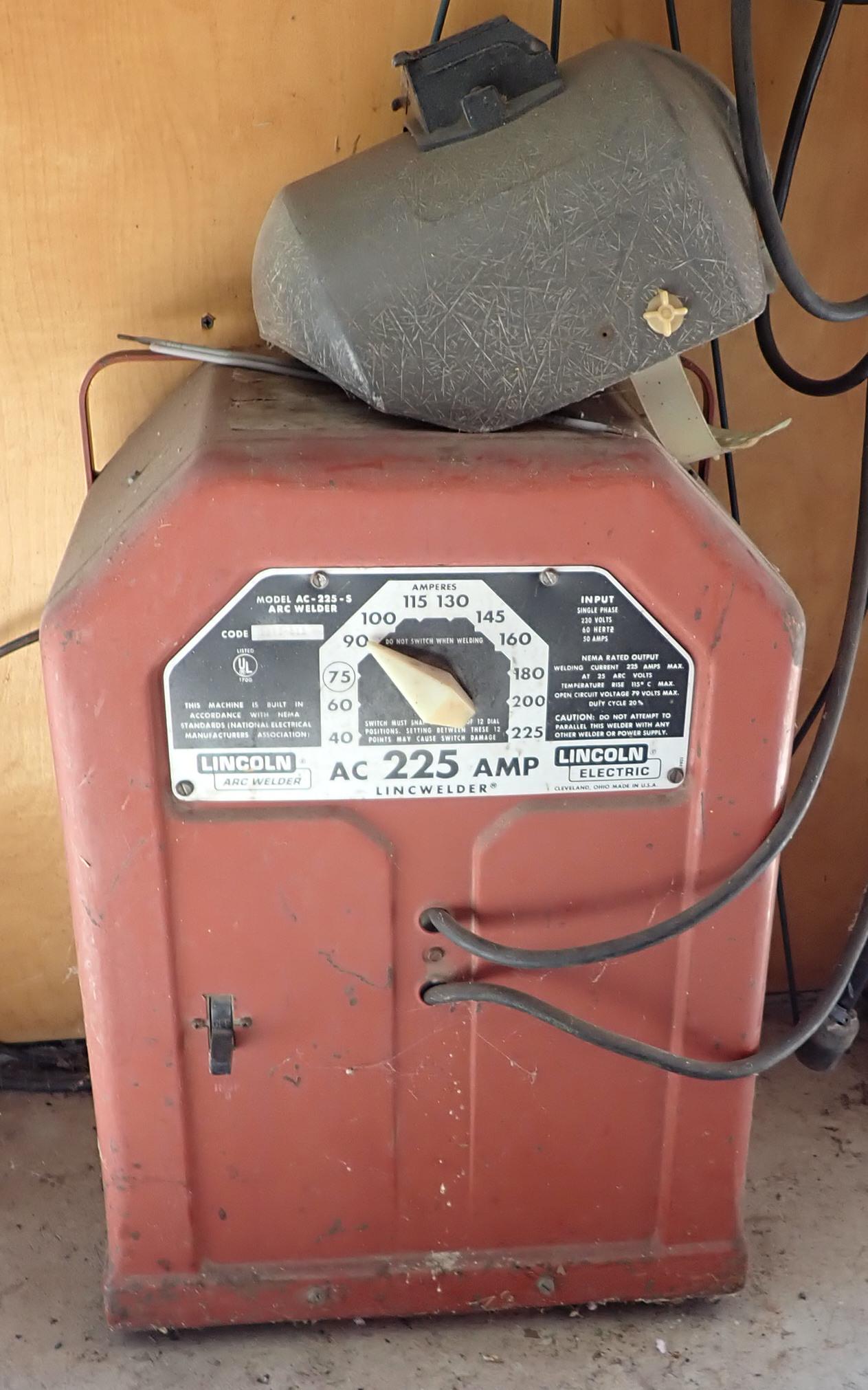Lincoln 225 amp Welder (1 of 3)