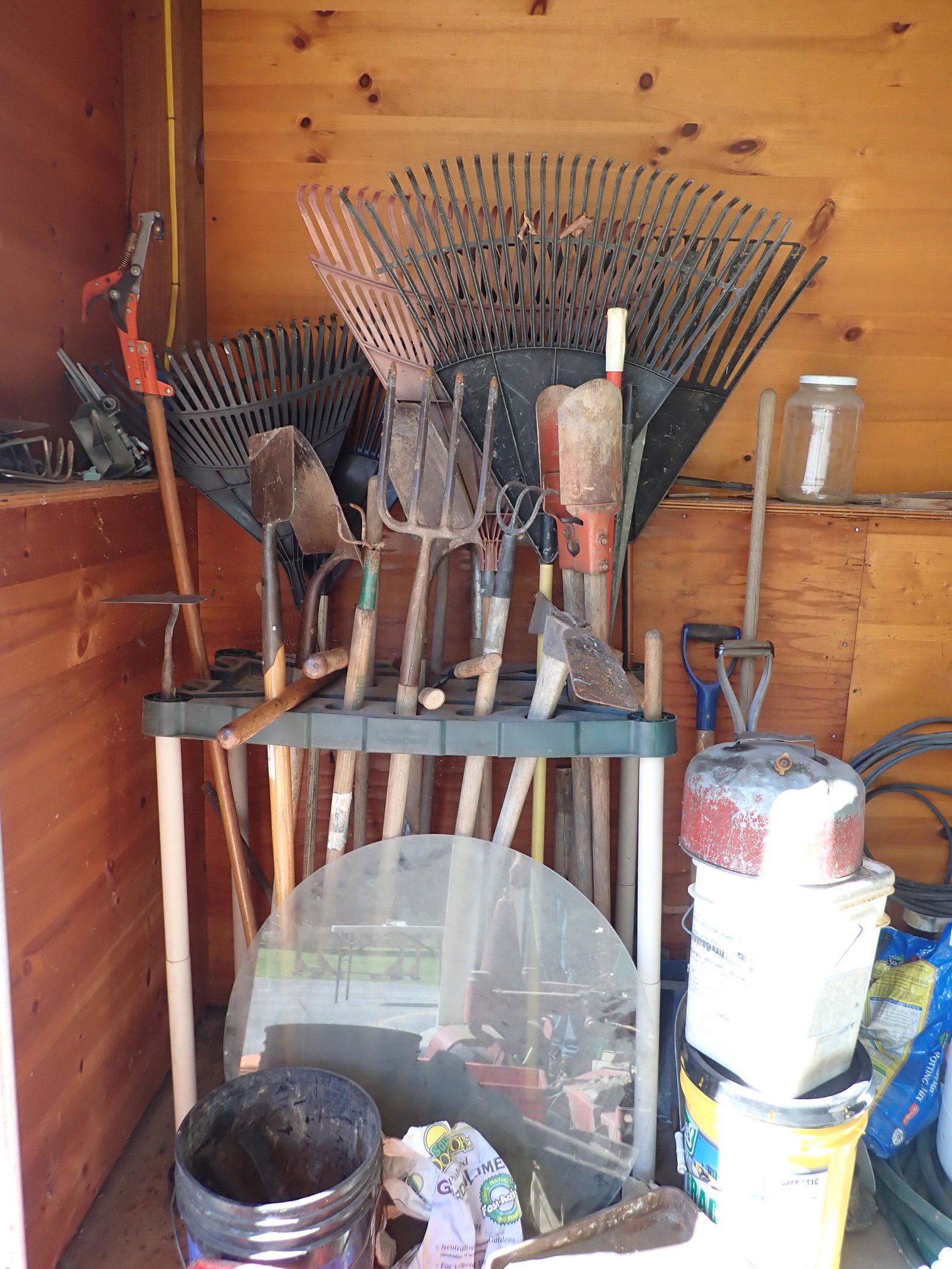 Garden Tools Aluminim Extension Ladder & Misc (1 of 12)