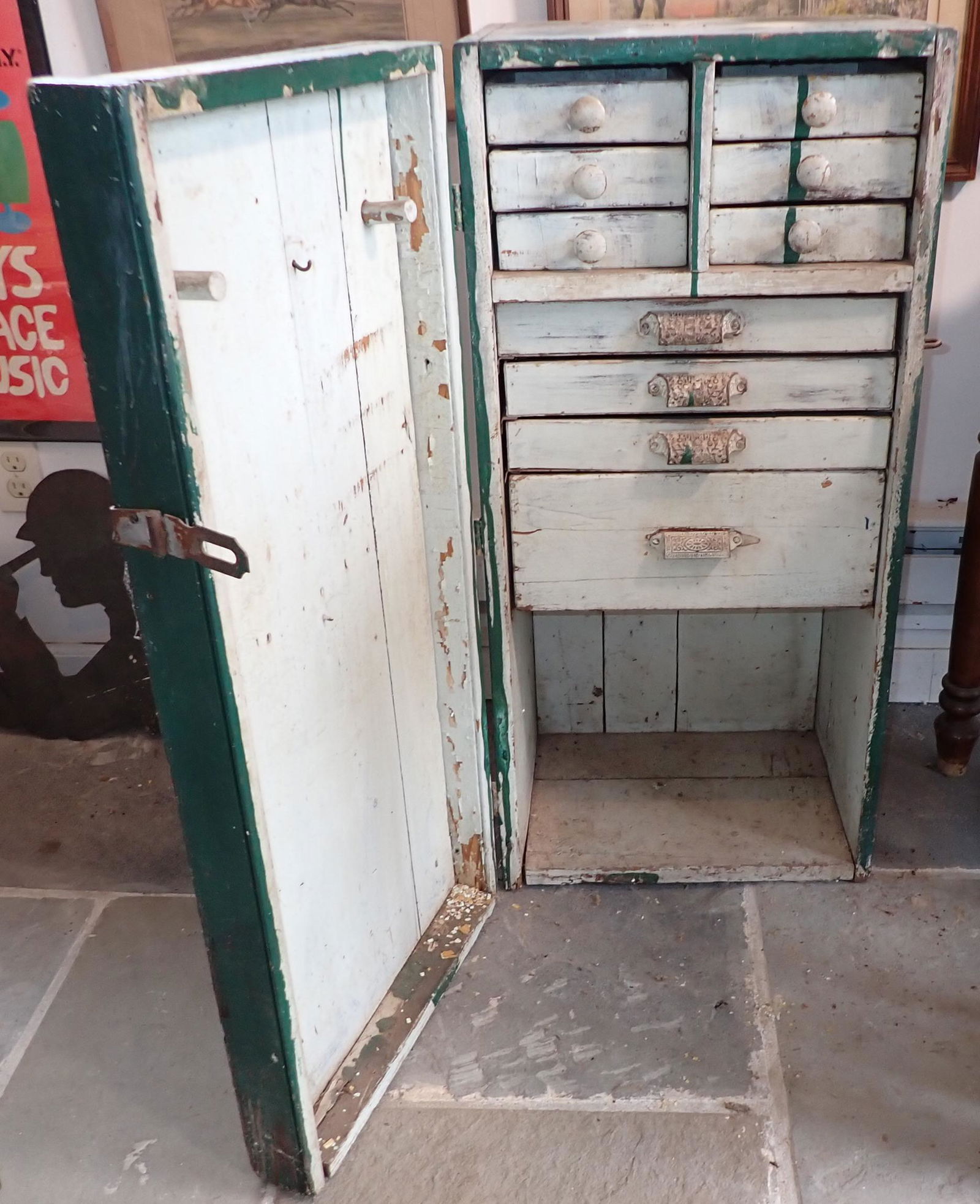 Multi Drawer Toolbox / Parts Cabinet (1 of 5)