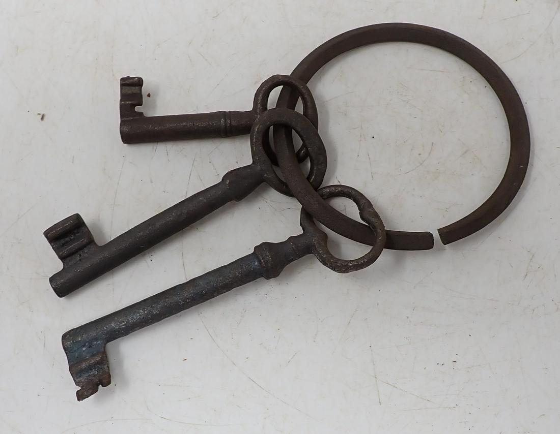Cast Iron Skeleton Keys (1 of 1)
