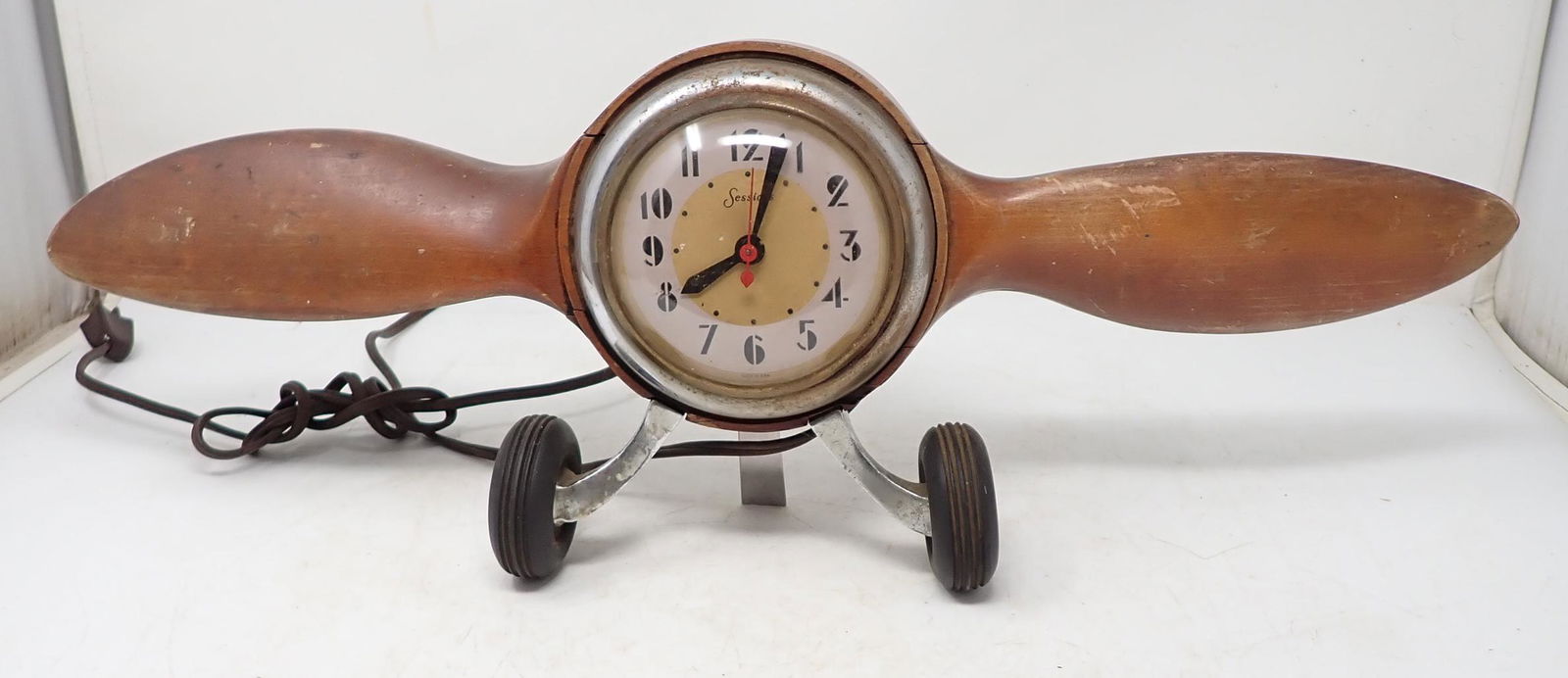 Sessions Airplane Propellar Clock (1 of 8)