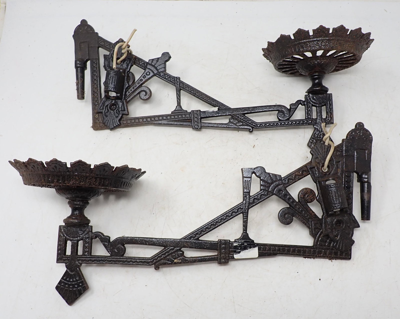 2 Cast Iron Oil Lamp Wall Brackets (1 of 2)