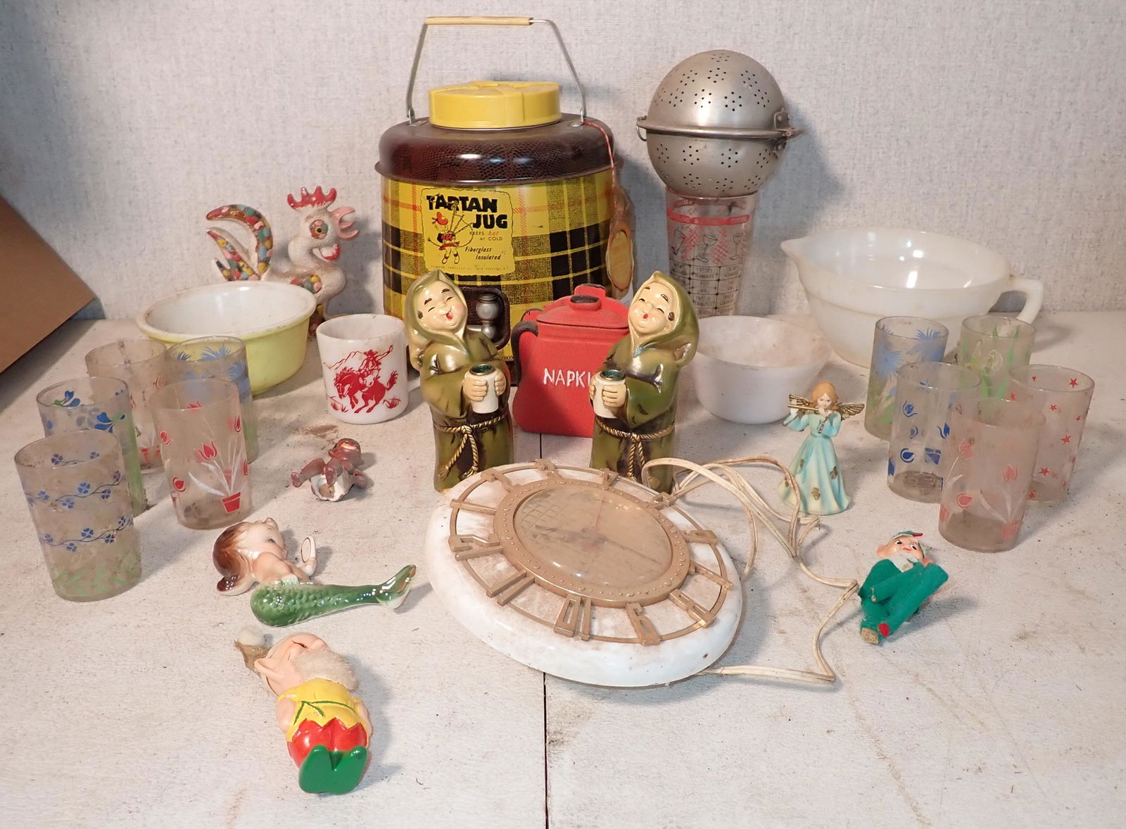 Vintage Glassware Kitchenware & Misc (1 of 6)