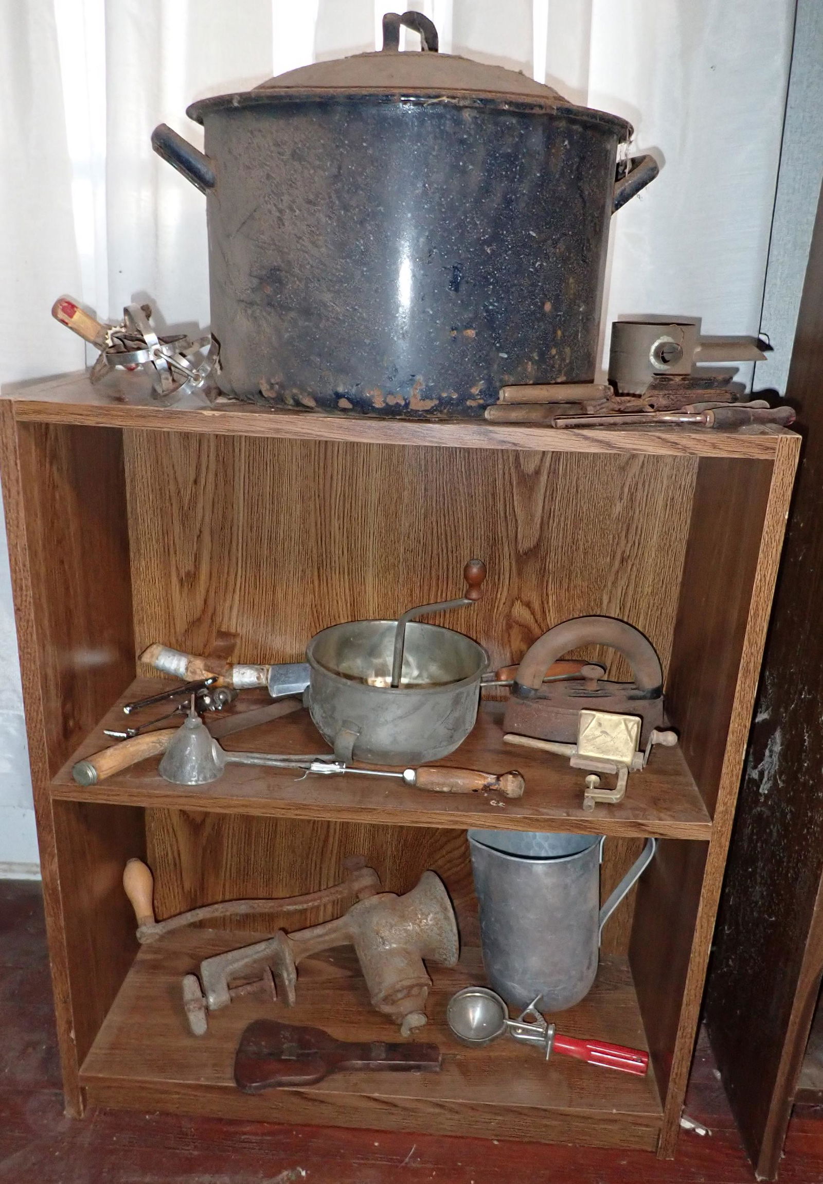 Kitchenware & Misc Primitives (1 of 7)