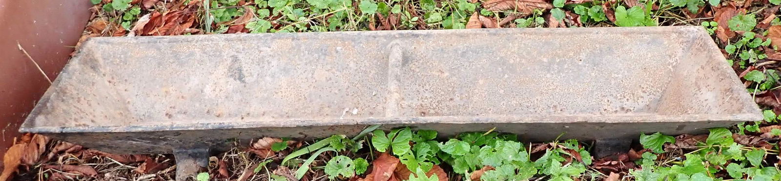 Cast Iron Pig Trough / Planter (1 of 3)