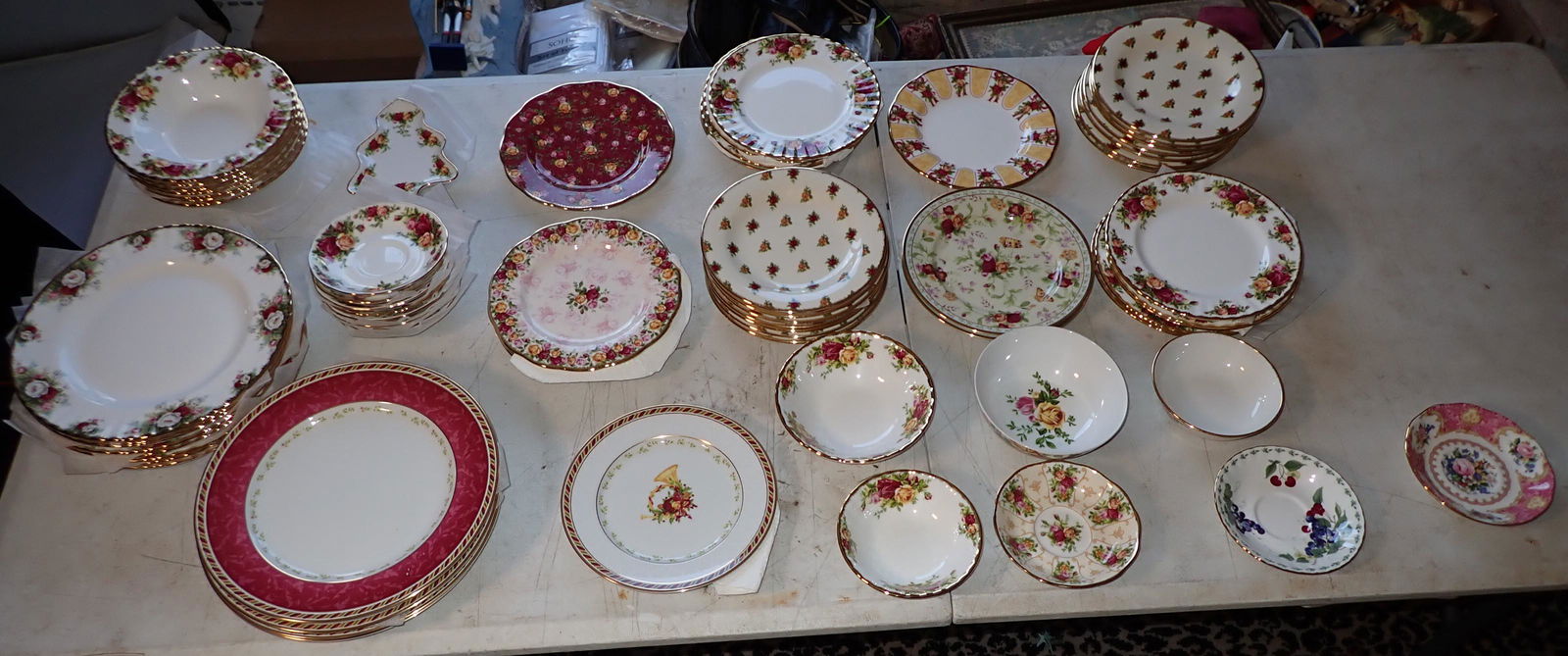 69 pcs Royal Albert Fine China (1 of 6)