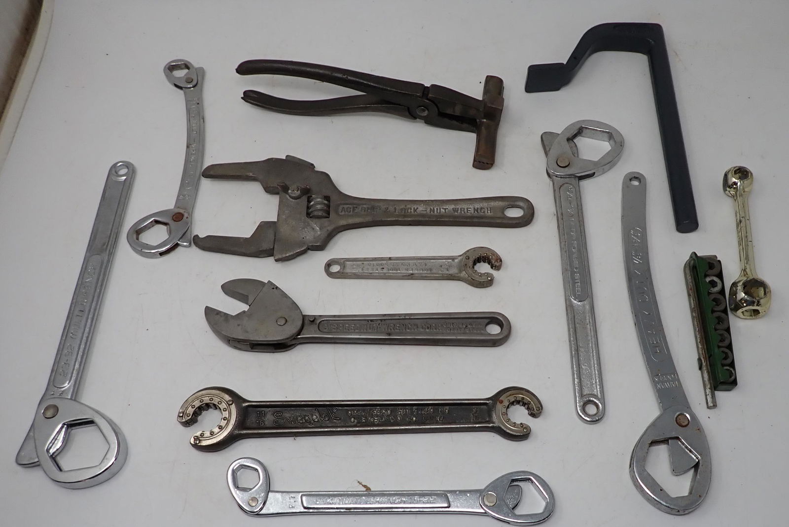 Vintage / Antique Wrenches & Tools (1 of 5)