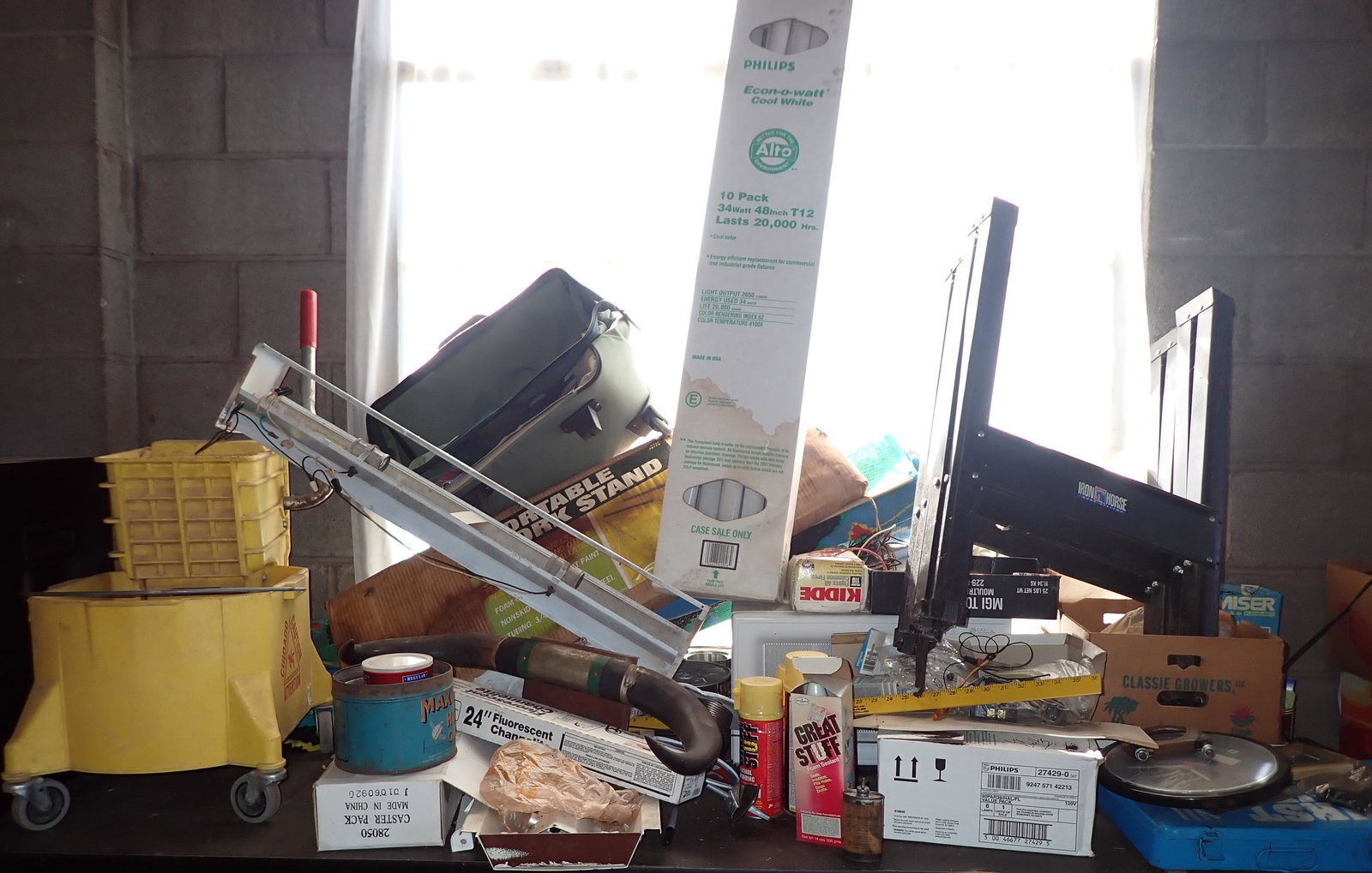 Contents of Work Bench: Includes everything on top and underneath. DOES NOT INCLUDE WORK BENCH OR THE ITEMS IN THE WORK BENCH!!!NO SHIPPING!!!!