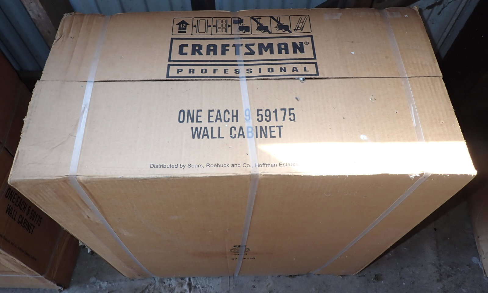 Craftsman Professional Wall Cabinet (1 of 2)