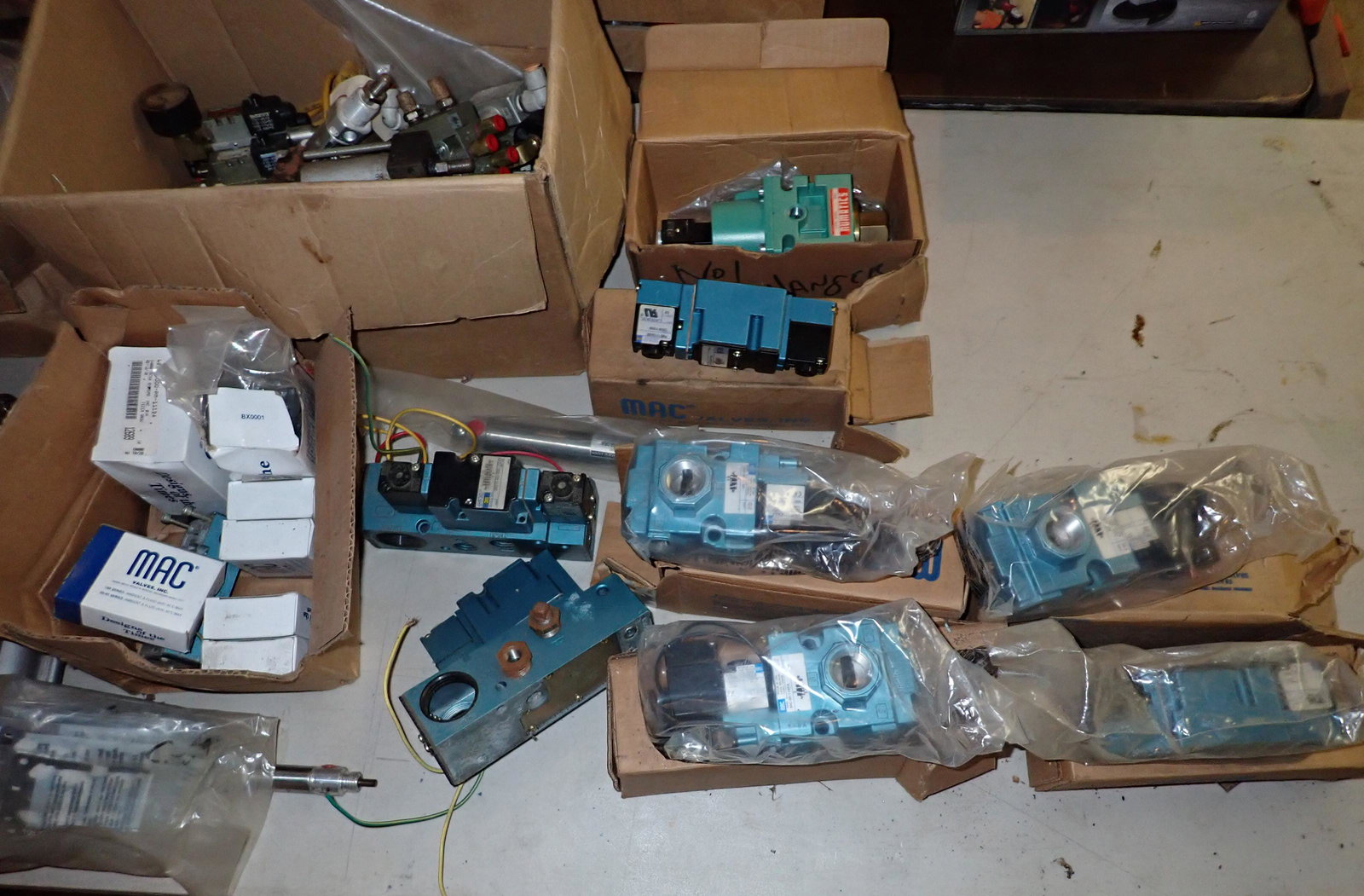 Mac Air Valves & Misc Robotic Parts (1 of 15)