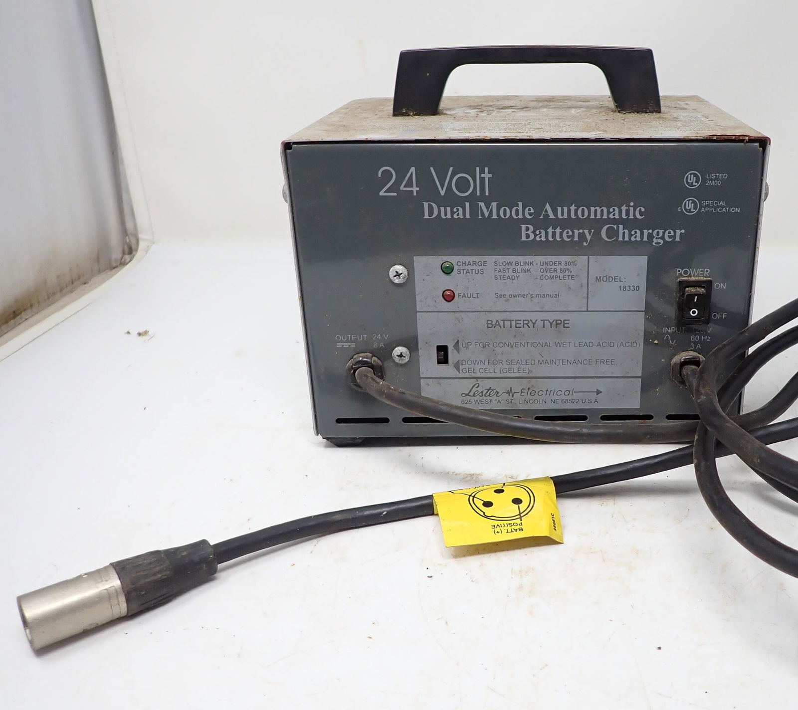 Lester 24 Volt Battery Charger (1 of 3)