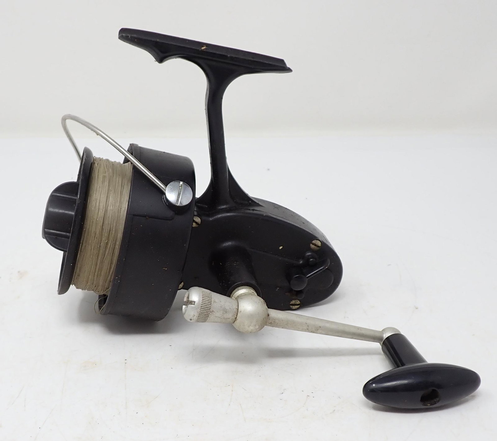 Vintage Mitchell Garcia 302 Salt Water Reel: Fishing Reel