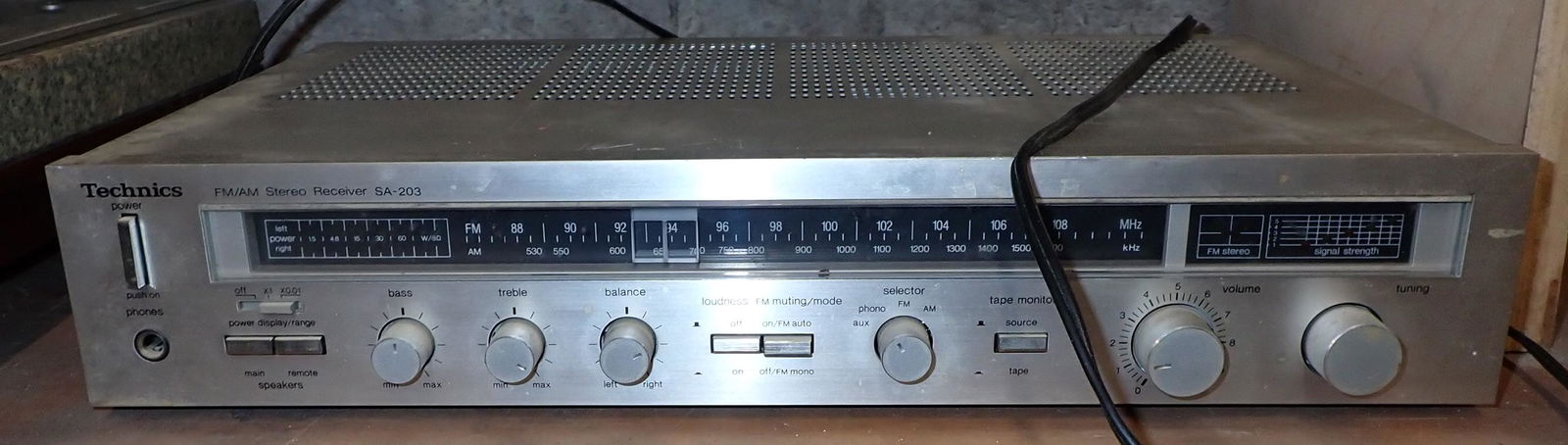 Technics Stereo Receiver SA-203 (1 of 4)
