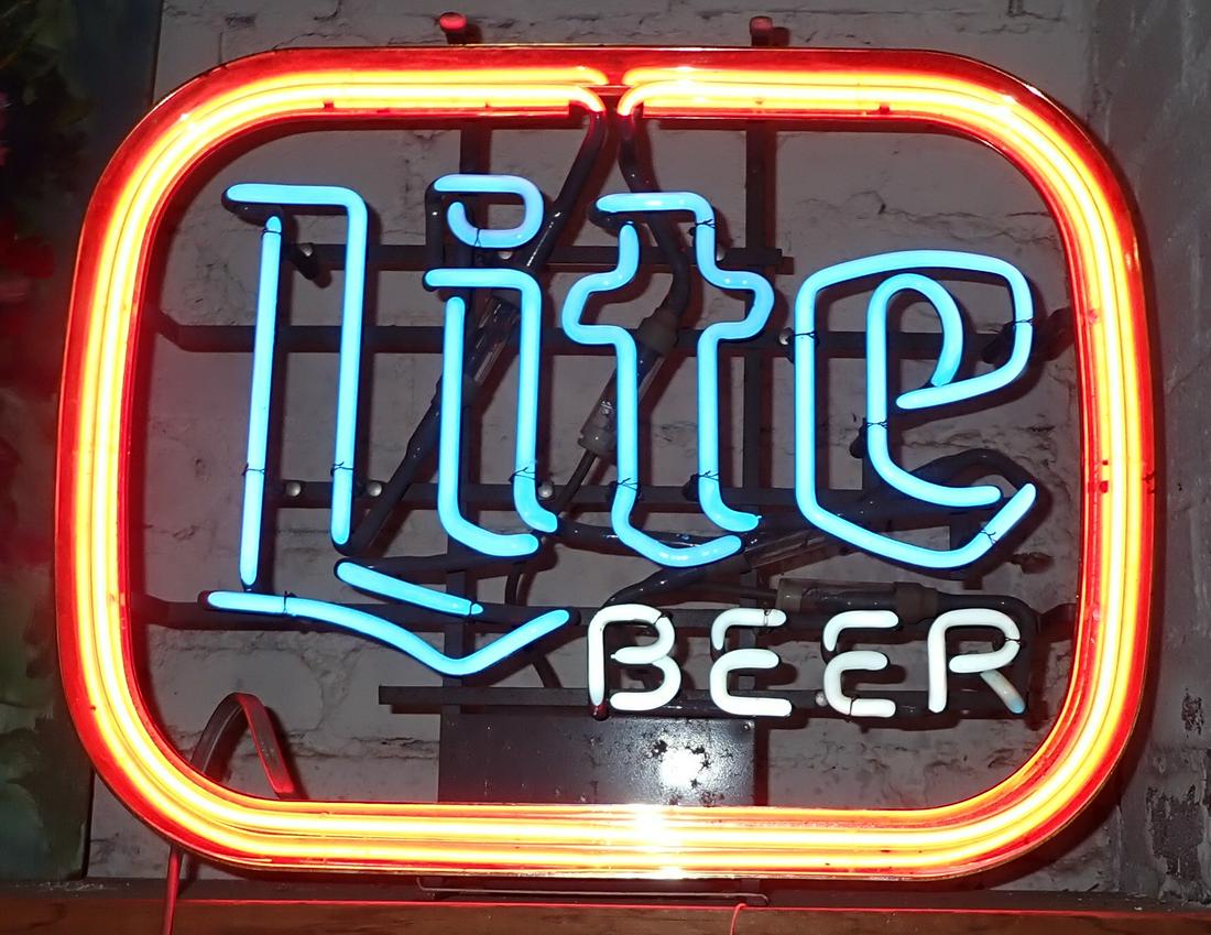 Vintage Miller Lite Neon Beer Sign (1 of 2)