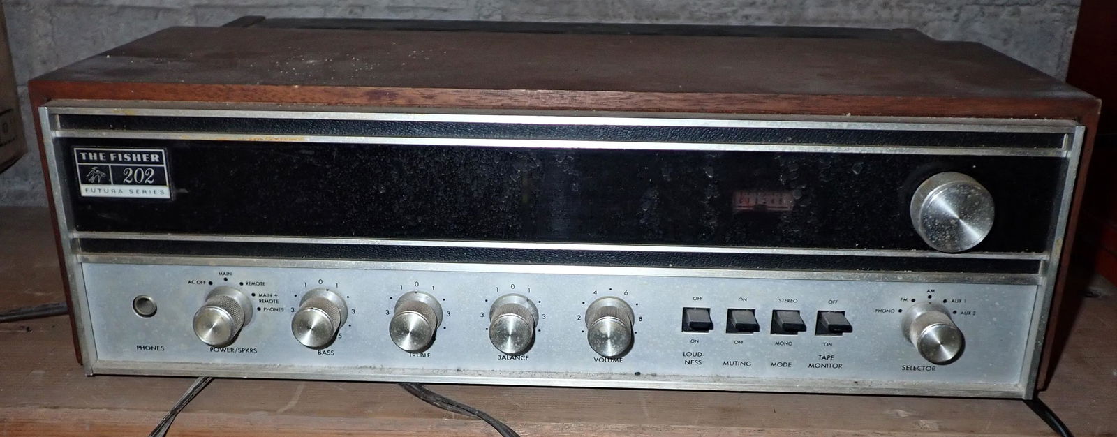 Fisher 202 Stereo Receiver (1 of 5)