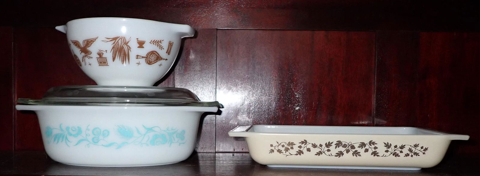 Pyrex Casseroles and Bowl (1 of 2)