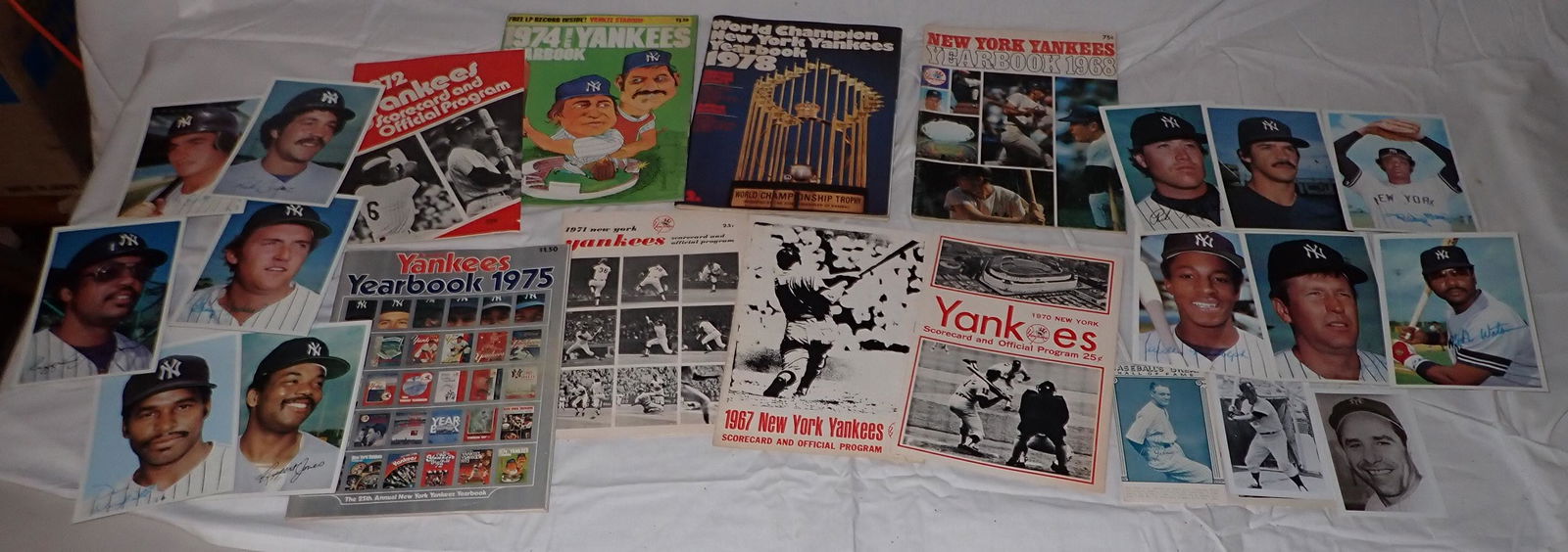 Yankees Program Yearbooks Topps Cards (1 of 5)