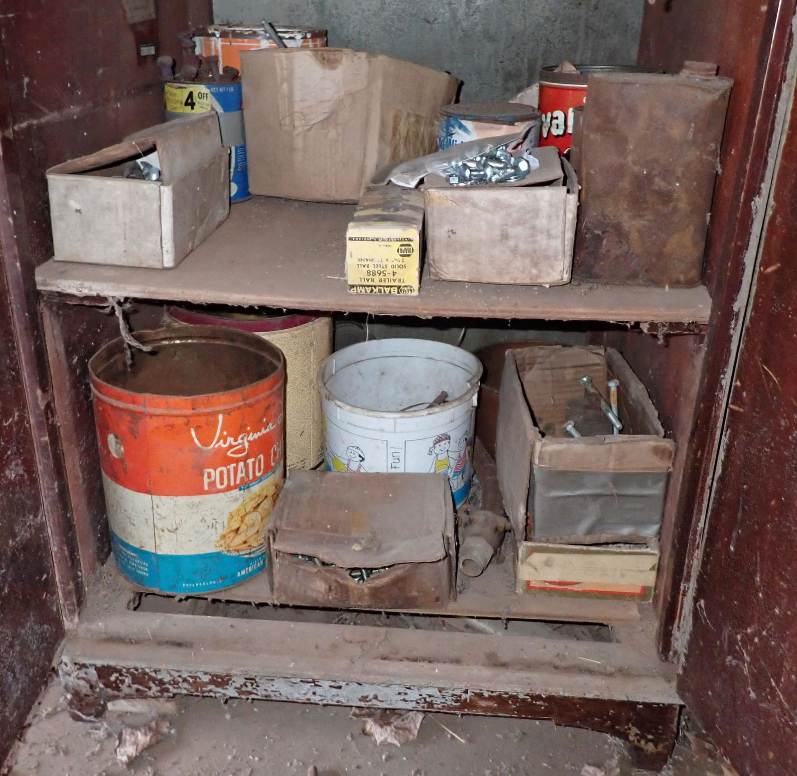 Hardware Misc Cabinet Contents (1 of 3)