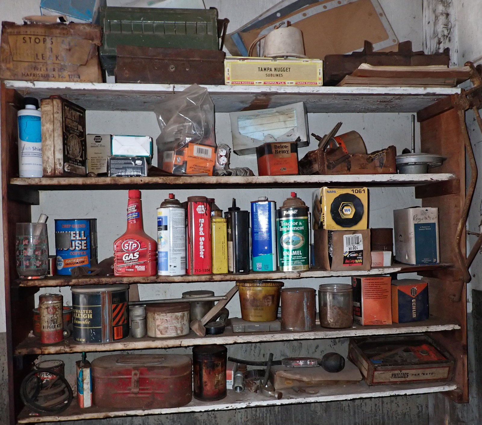 Hardware Misc Shelf Contents (1 of 1)