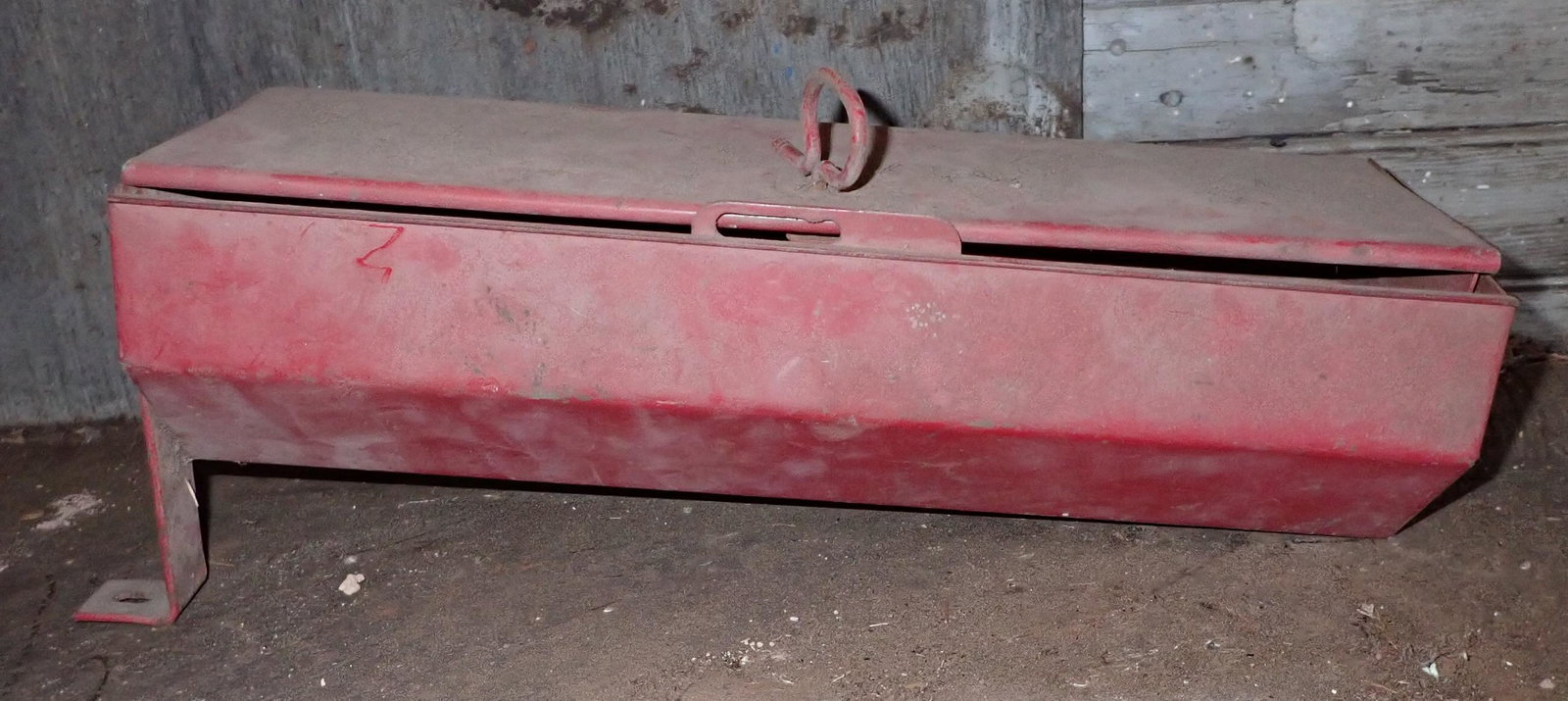 Vintage Tractor Toolbox (1 of 3)