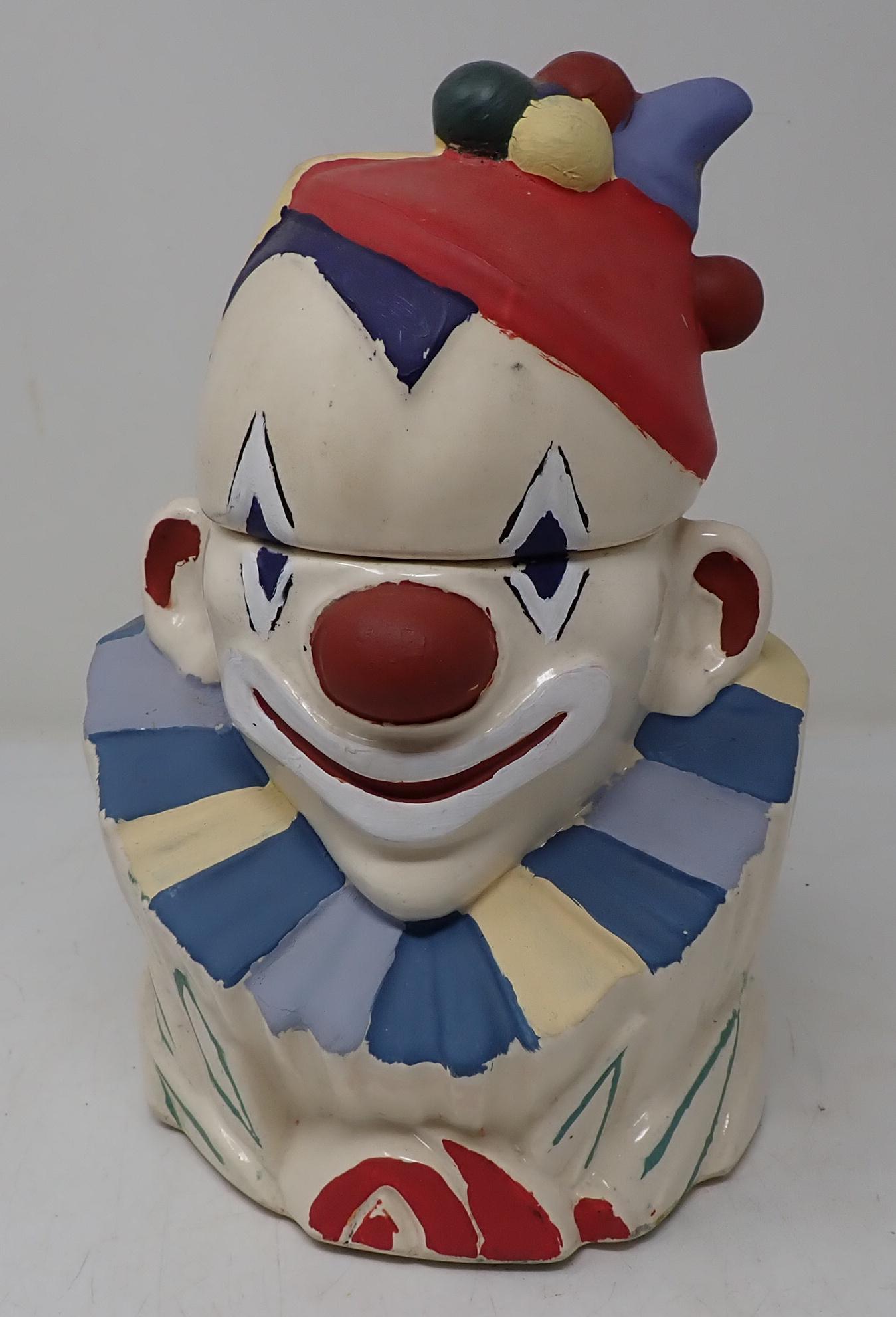 McCoy Clown Cookie Jar (1 of 4)