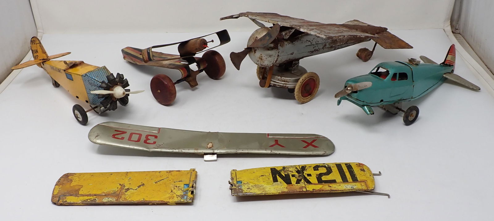 Tin Airplane Toys For Parts or Repair (1 of 2)