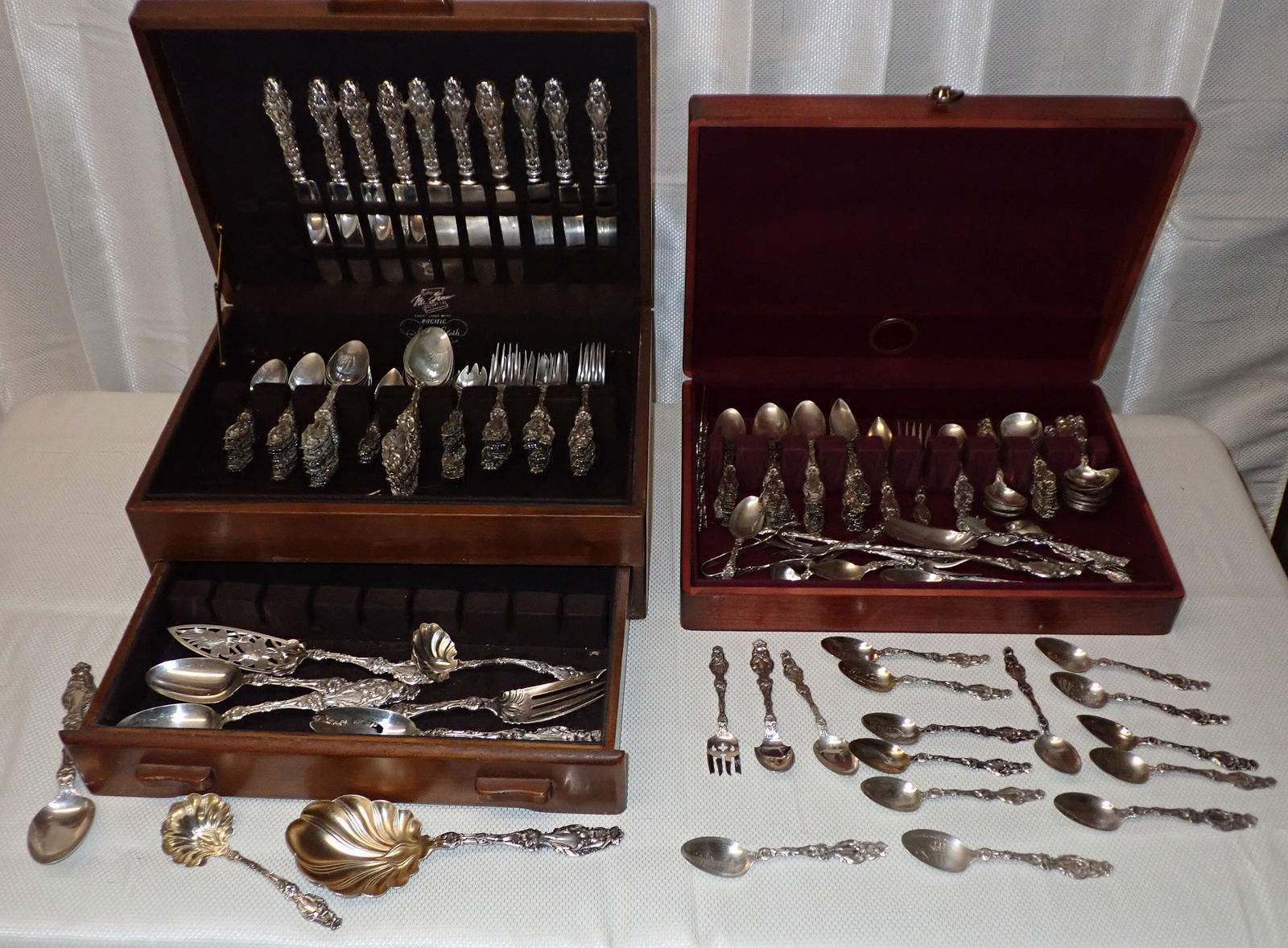 195 pcs Sterling Silver Flatware (1 of 18)