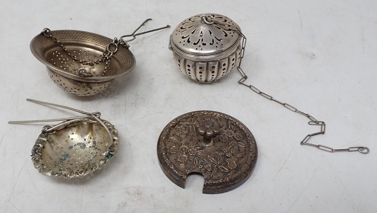 800 & Sterling Silver Tea Strainers Ball & Lid (1 of 5)