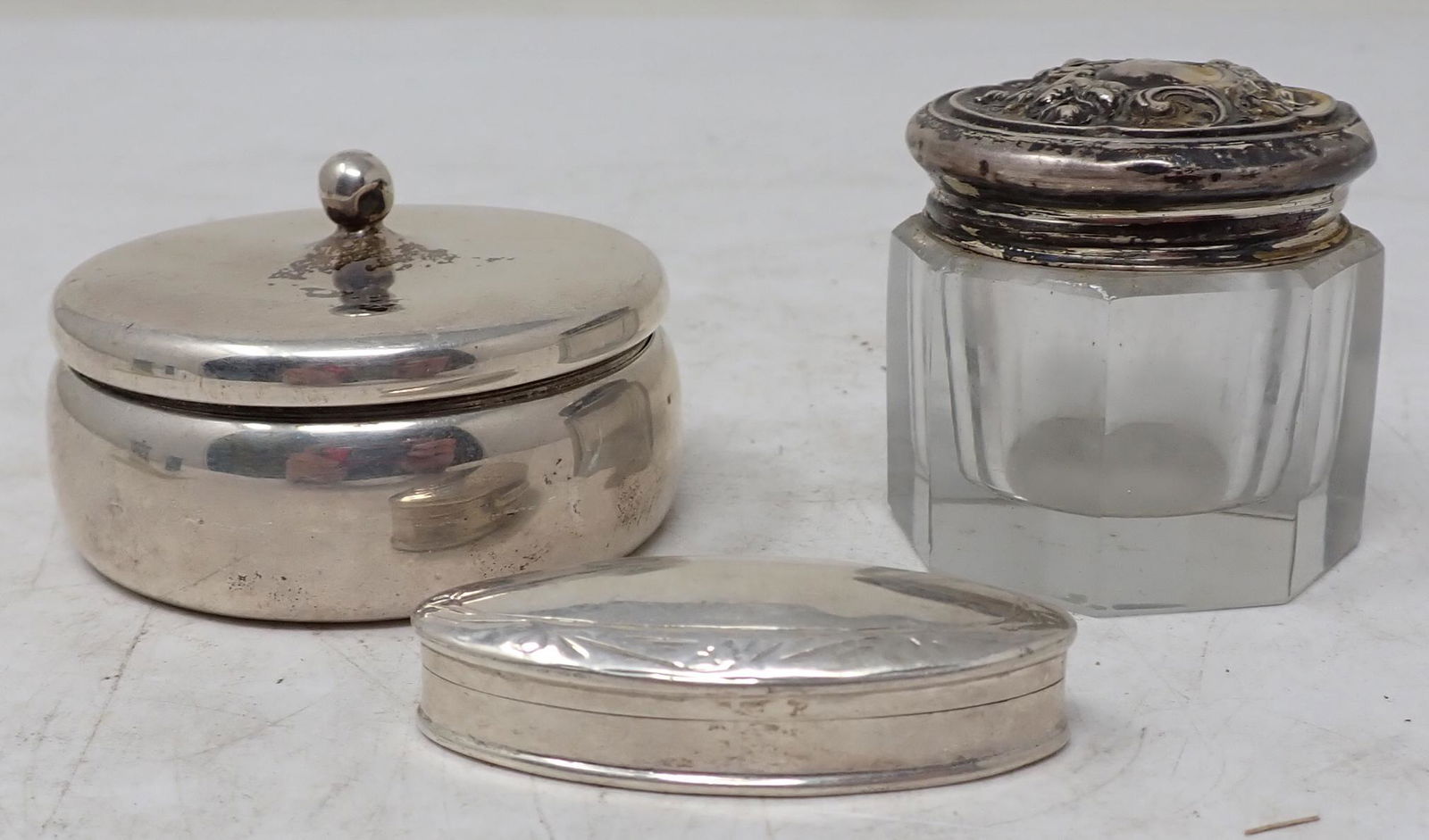 Sterling Silver Vanity Jars & Box (1 of 6)