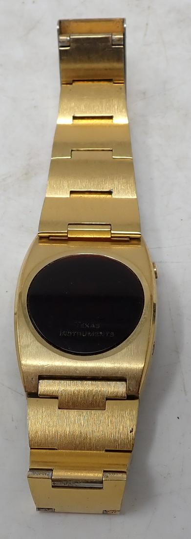 Vintage Texas Instruments Red Faced LED Watch (1 of 3)