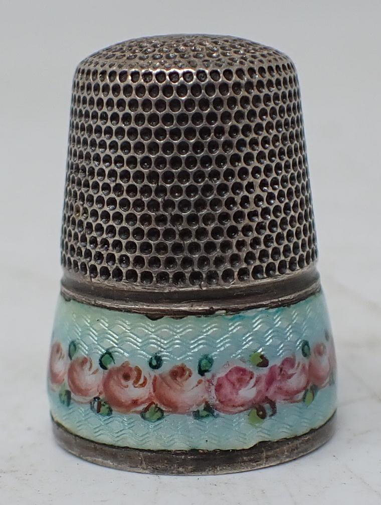 Enameled Thimble: Approx 3/4" in diameter and 1" tall