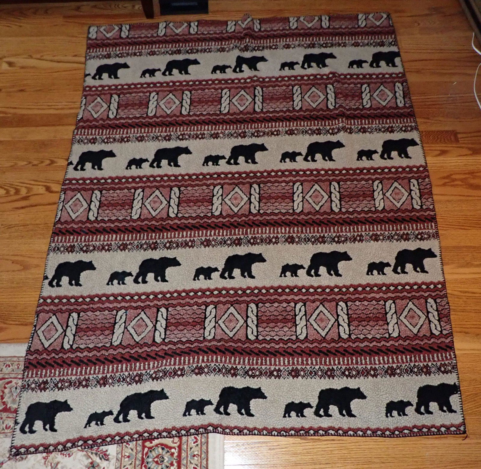 Woolrich Bear Blanket (1 of 2)
