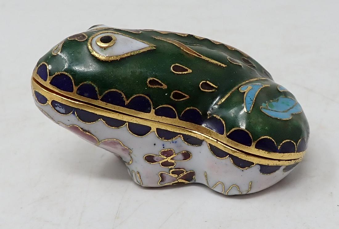 Frog Trinket Box: Approx 2" x 2 1/4"