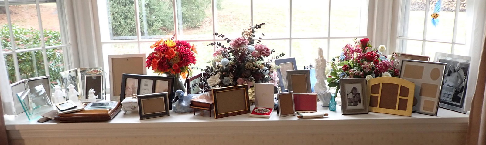 Picture Frames Misc Window Sill Contents (1 of 8)