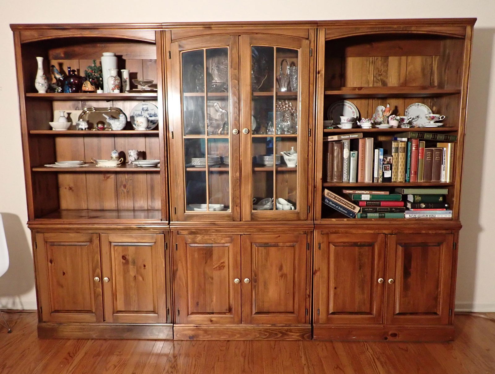 Custom Made 6 Piece Bookcase (1 of 2)