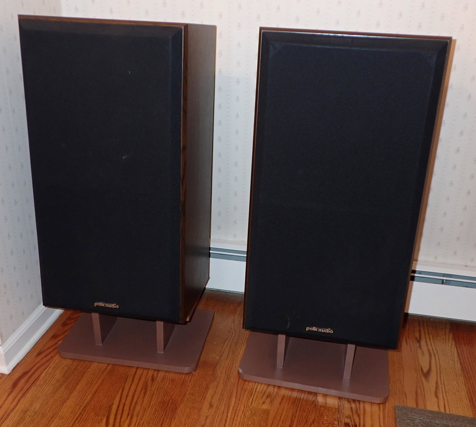 Polk Audio Monitor Series M10 Speakers (1 of 7)