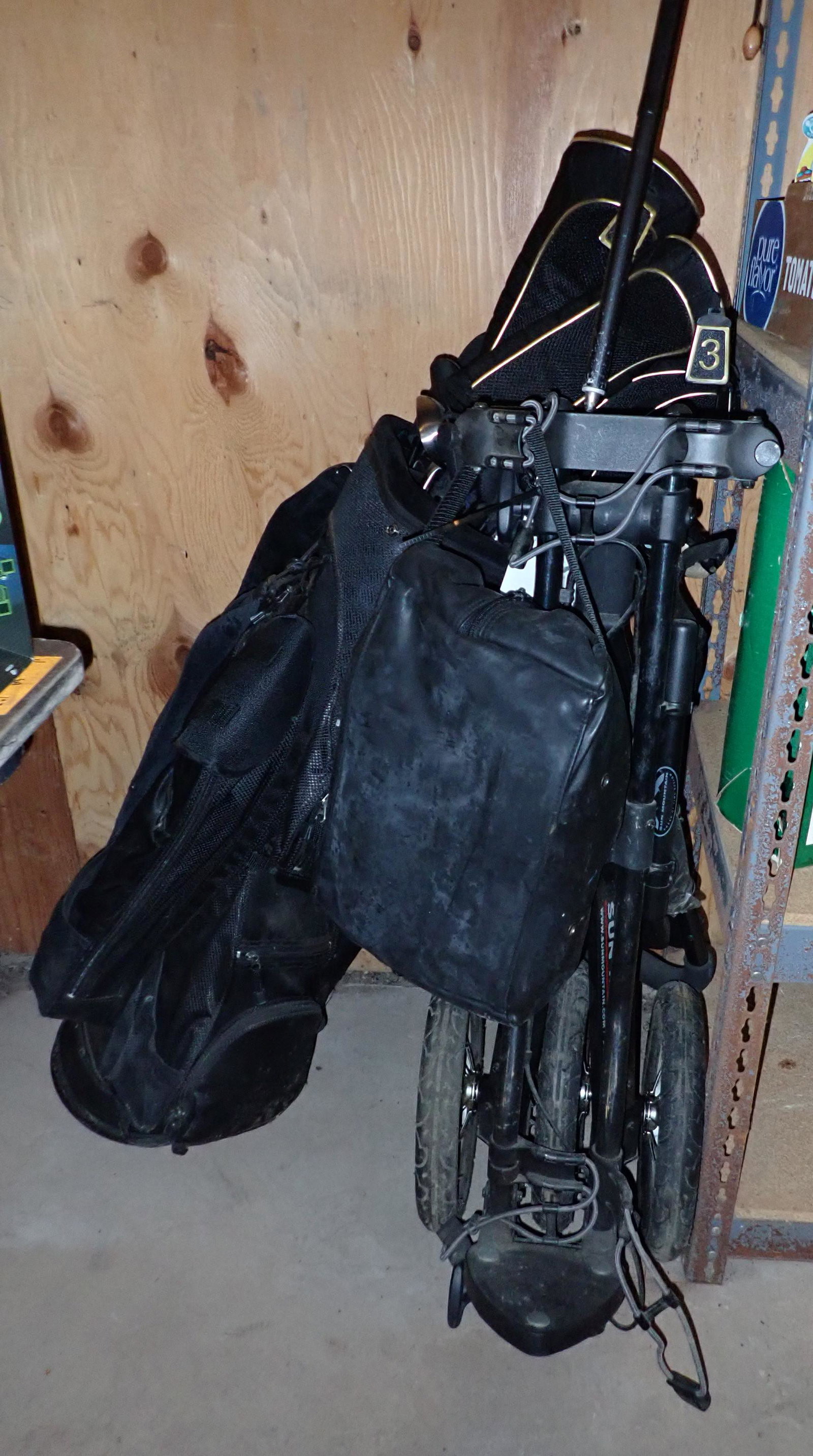 Golf Clubs Bags Balls Shoes, & Misc (1 of 4)