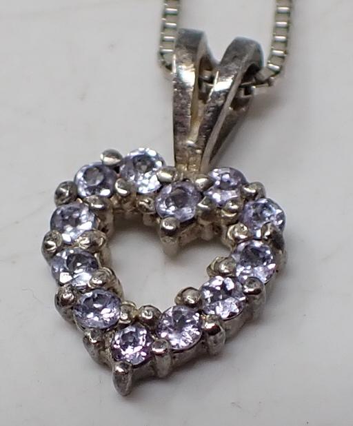 Sterling Silver Necklace & Heart Pendant w/ Stone: Necklace is approx 19" long. Total weight is approx 2.04 dwt
