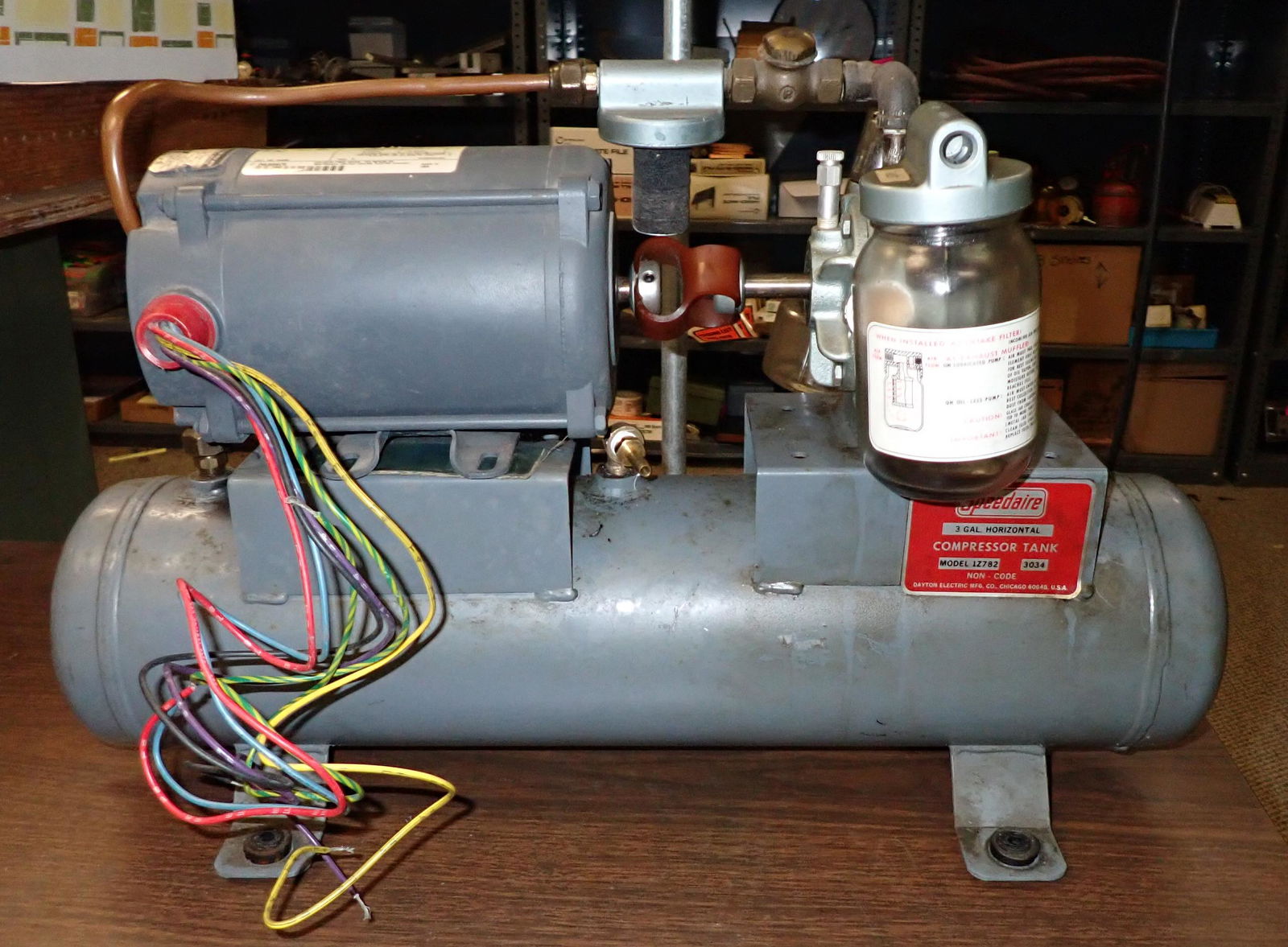 Speedaire 3 Gallon Horizontal Air Compressor (1 of 6)