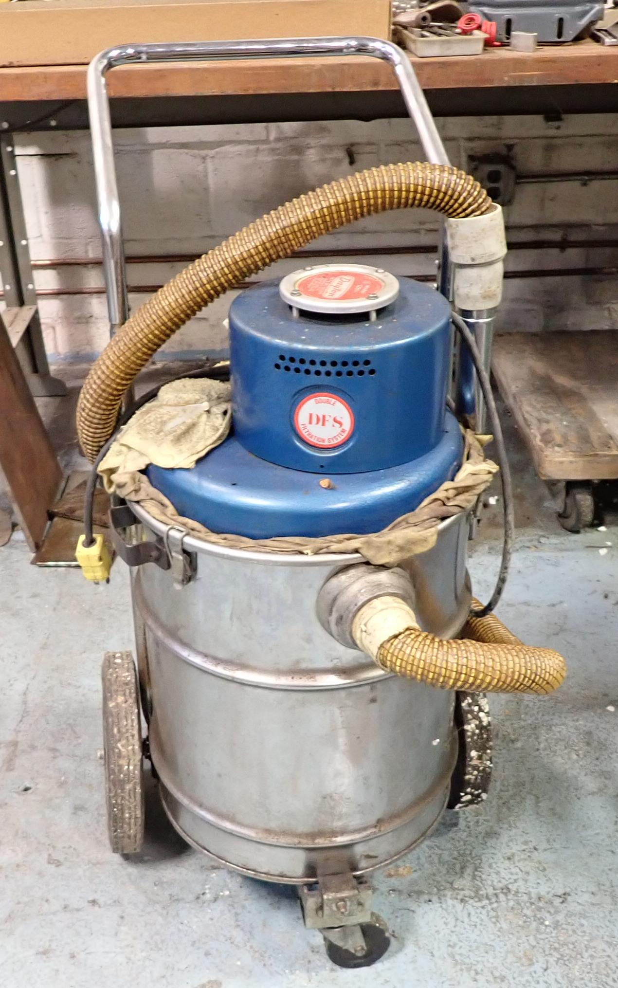 Dayton Model 2Z974 Shop Vac (1 of 3)