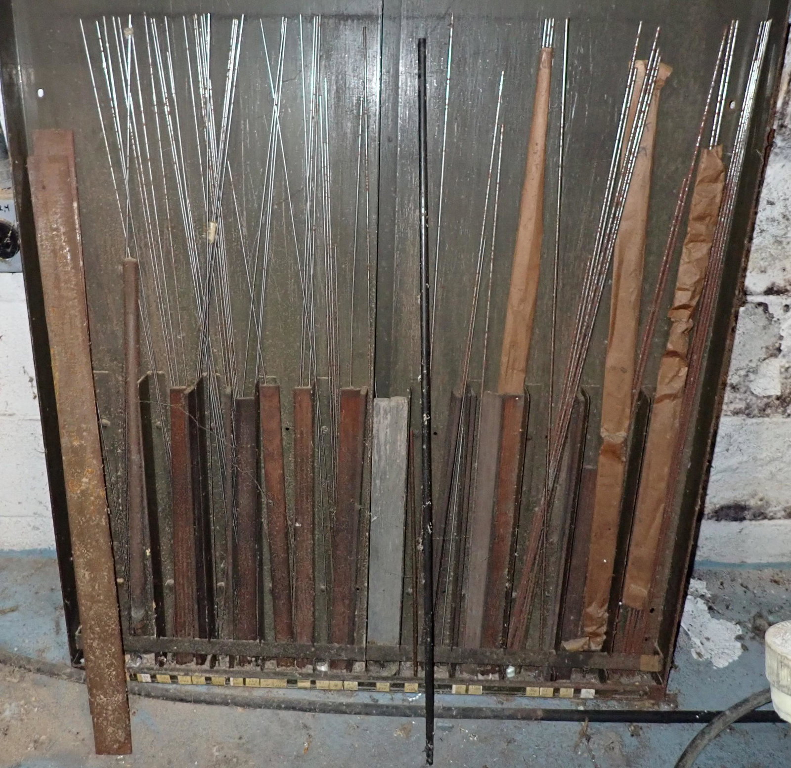 Steel Stock Rack & Aluminum: The rack is approx 34 1/2" x 39 1/2" tall. Mostly thin rod ( largest is 3/16" in diameter ). Larger piece of aluminum is approx 1/4" x 18" x 30". MUST TAKE ALL & NO SHIPPING !