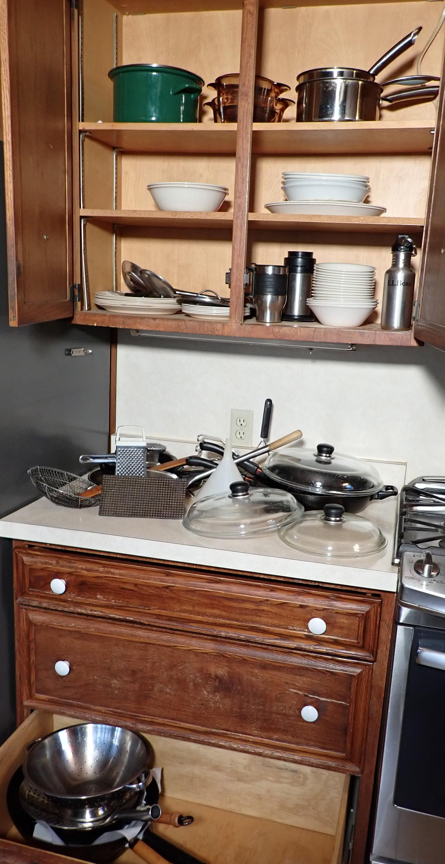 Pots Pans Misc Kitchenware (1 of 6)