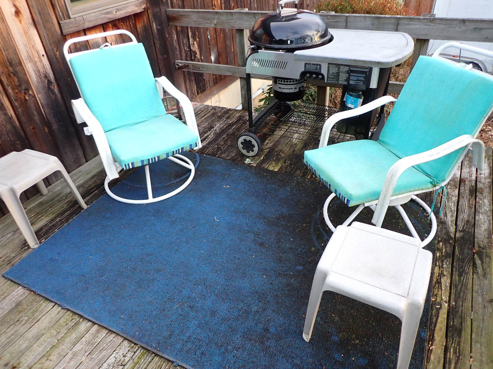 Charcoal Grill & Patio Furniture (1 of 4)