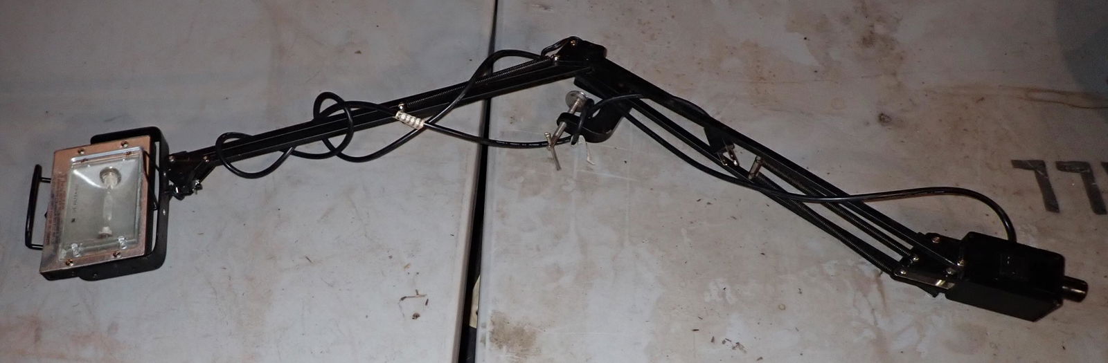 Clamp On Adjustable Light (1 of 5)