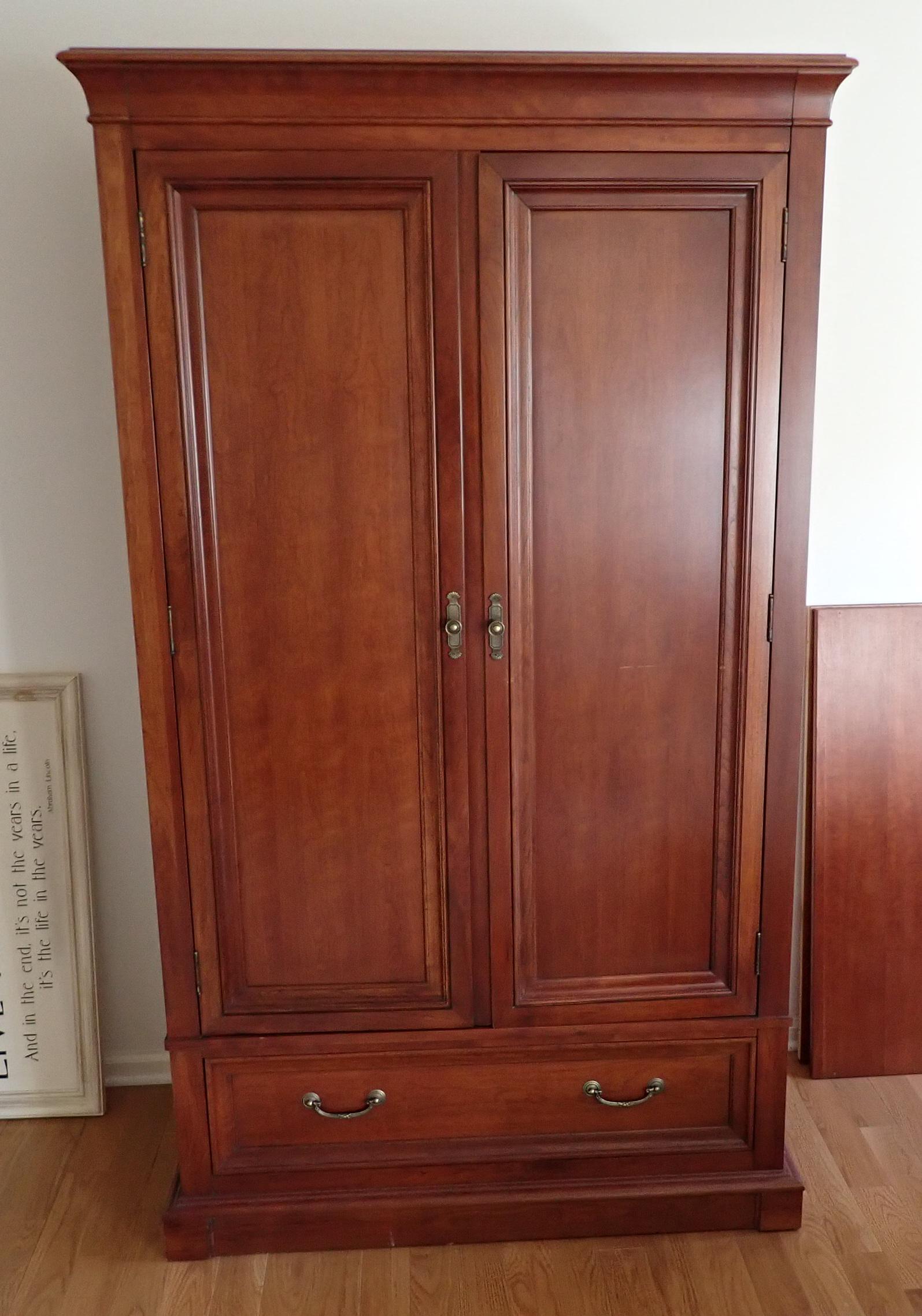 Entertainment Center: Approx 22" x 44 3/4" x 76 1/2" tall. Does not include TV, NO SHIPPING ! Bring strong help to remove from second floor !