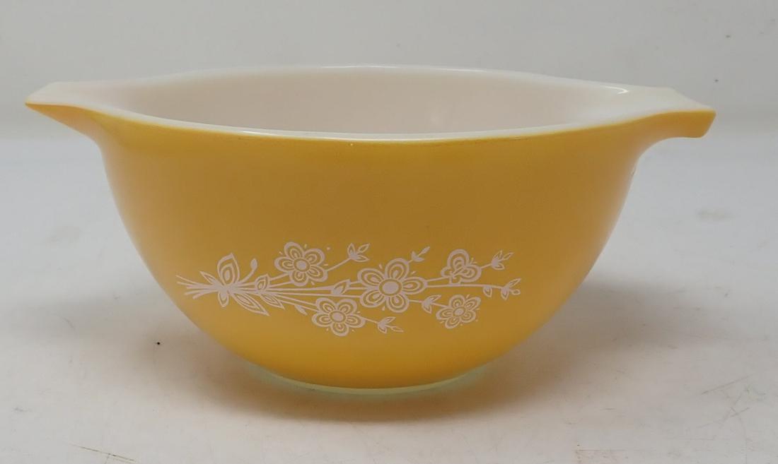 Pyrex 441 Cinderella Bowl: Apprx 5 7/8" in diameter